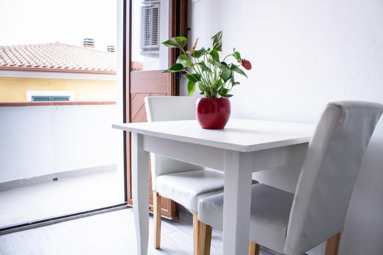 Stella Guest House Santa Teresa Gallura Buitenkant foto