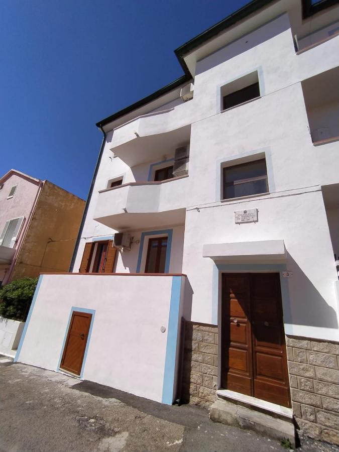 Stella Guest House Santa Teresa Gallura Buitenkant foto